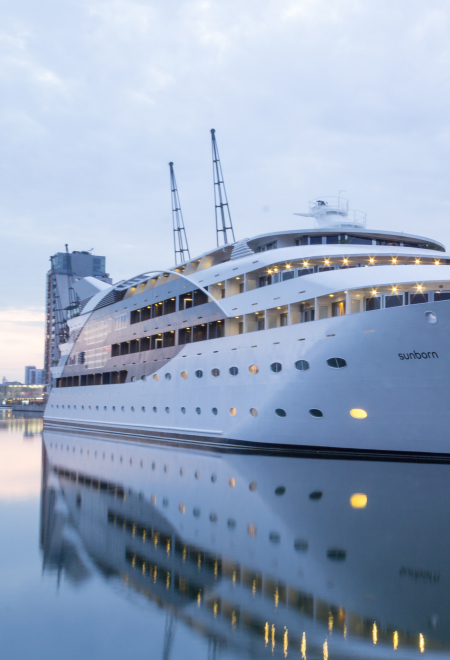 What's On | Sunborn London | Boat Hotel London | Royal Docks Waterways